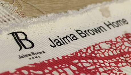 Впервые в России знаменитый дизайнер Jaima Brown представила настенные покрытия Woodlands.